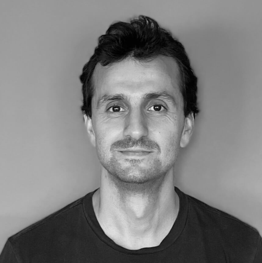 ops... there should've been a headshot over here